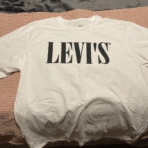 Levi’s T-shirt